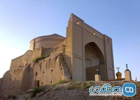 آرامگاه شیخ محمود مزدقانی یکی از دیدنی های استان سمنان است آرامگاه شیخ محمود مزدقانی یکی از دیدنی های استان سمنان