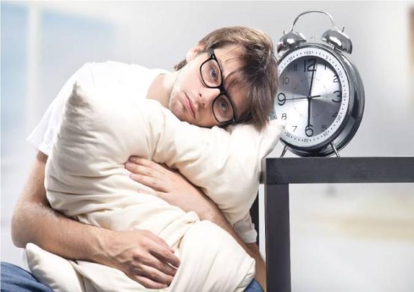 چرا گاهی به کم خوابی دچار میشویم؟ چرا گاهی به کم خوابی دچار میشویم؟