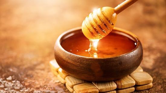 6 مزیت باور نکردنی عسل برای کاهش وزن 6 مزیت باور نکردنی عسل برای کاهش وزن