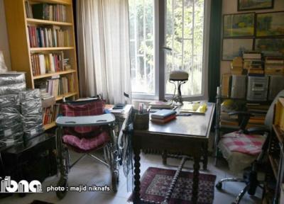 اتاقی پر از کتاب و کاغذ و جای خالی ستاری، اسطوره ای که کتاب هایش نامیراست