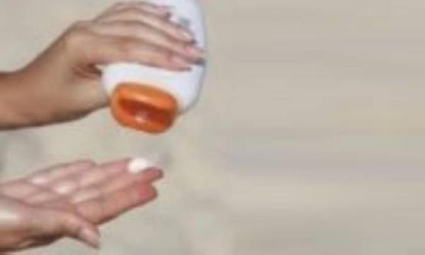 سوالات جالب و مهم راجع به ضد آفتاب ها سوالات جالب و مهم راجع به ضد آفتاب ها