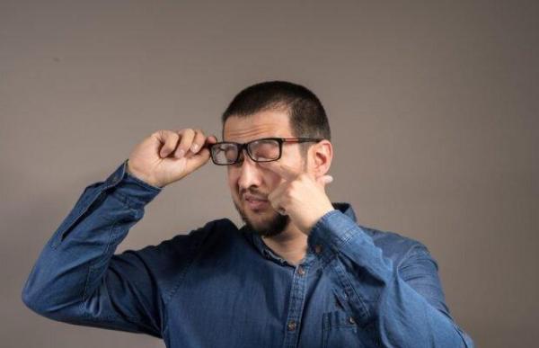3 توصیه ساده برای مراقبت از چشم ها 3 توصیه ساده برای مراقبت از چشم ها