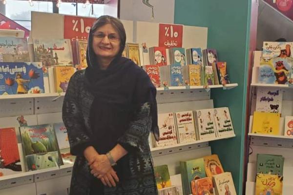 خانواده نقش مهمی در کتاب خوان کردن بچه ها دارد خانواده نقش مهمی در کتاب خوان کردن بچه ها دارد