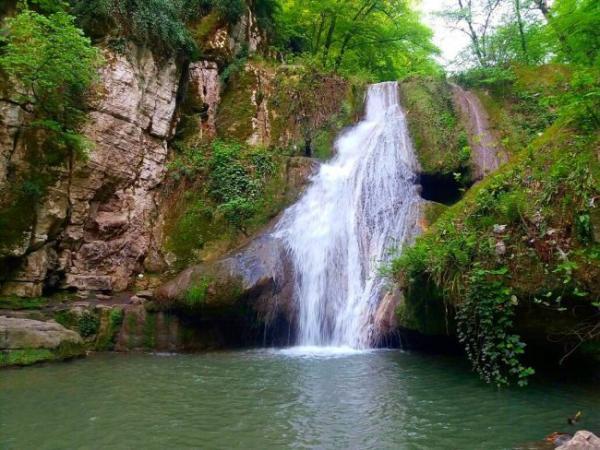 آبشار لوه؛ مسیر متفاوت رسیدن به مشهد آبشار لوه؛ راستا متفاوت رسیدن به مشهد
