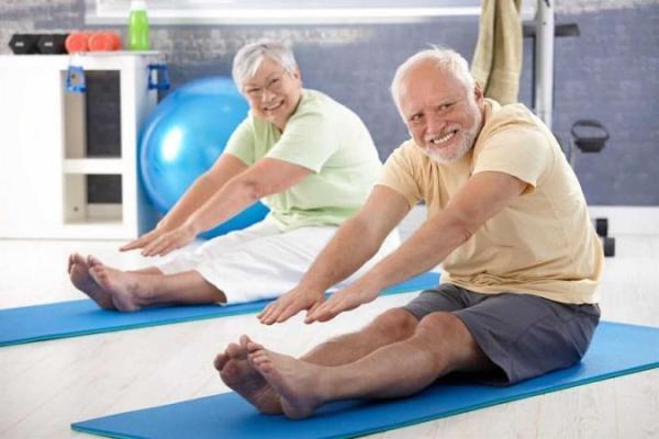 ورزش چگونه بر سلامت سالمندان تاثیر میگذارد؟