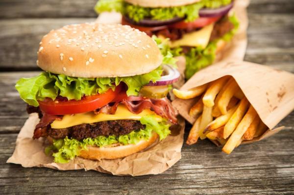 ارتباط مصرف خوراکی های چرب و کاهش تمرکز ارتباط مصرف خوراکی های چرب و کاهش تمرکز